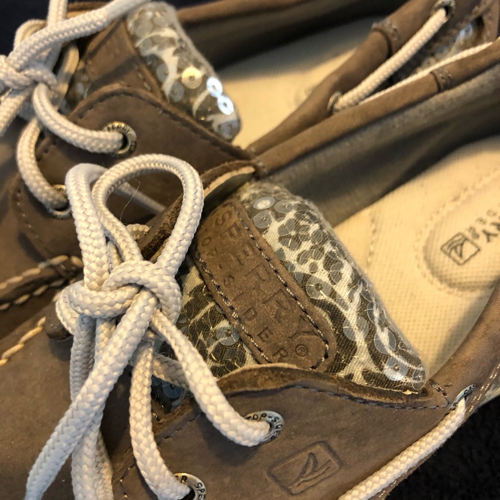 Shoes - Picture 3 of 9